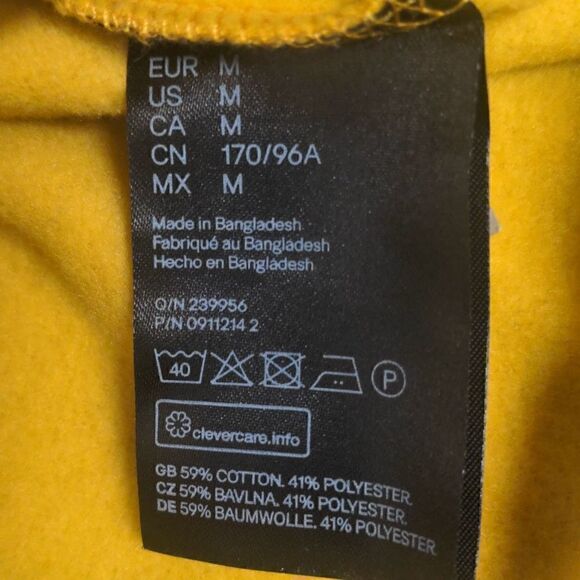 Divided Cropped Sweatshirt    - Picture 5 of 5